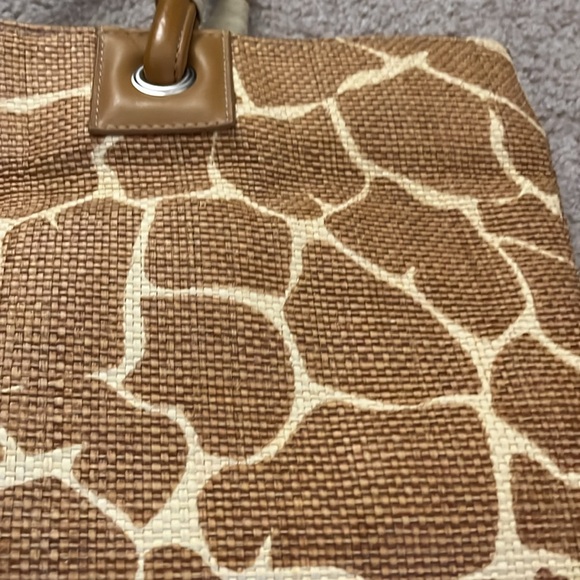 LIKE NEW FORTUNA VALENTINO STRAW TOTE - Picture 7 of 13